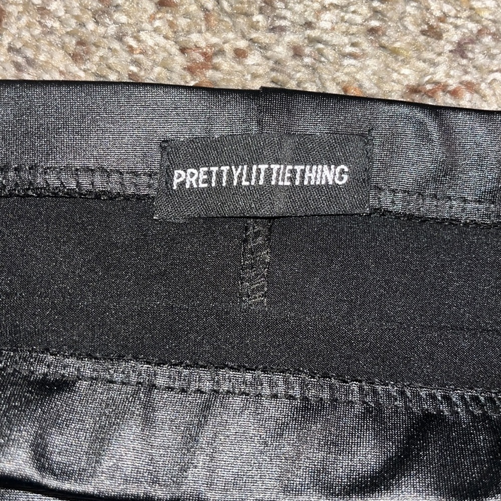 PrettyLittleThing skirt - Picture 3 of 3